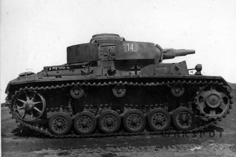 ​The tank originally had all of its skirt armour, but the ones on the right side fell off - The Last of the Threes | Warspot.net