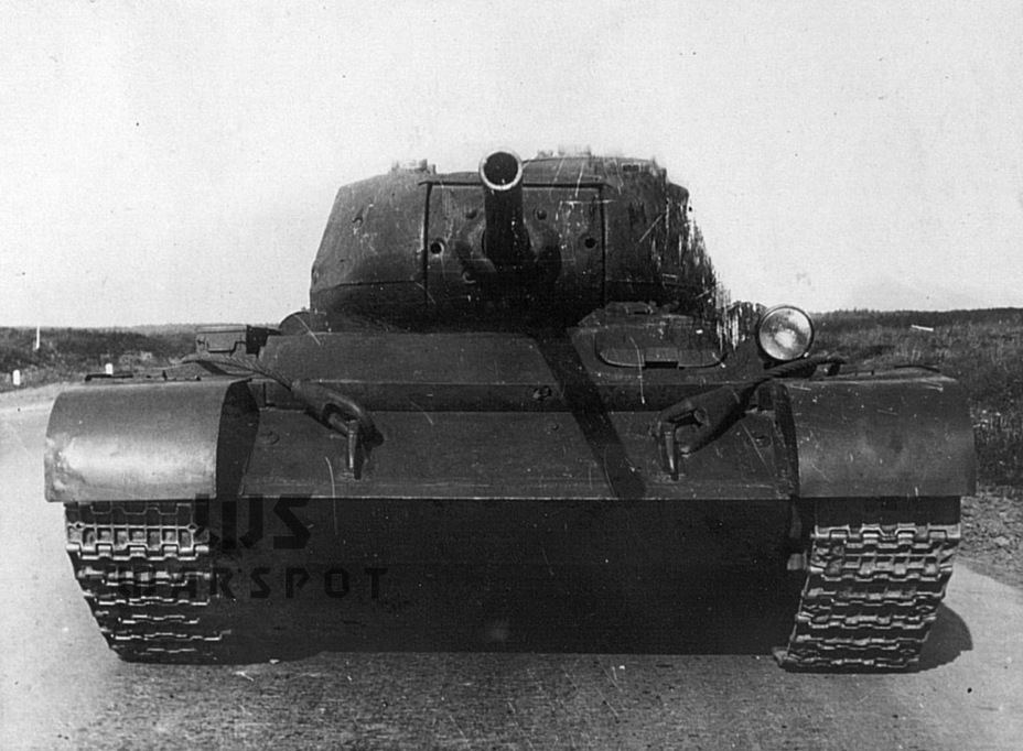 ​Both factory and proving grounds trials established that the driver's compartment was too low - T-44: The Second Version | Warspot.net