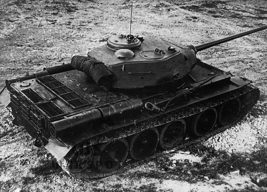 ​Road wheel issues became more serious. 16 wheels were swapped during the trials - T-44: The Second Version | Warspot.net