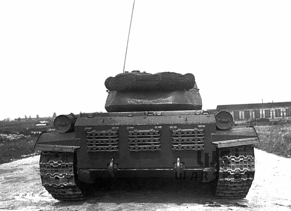 ​It's clear that the rear part of the hull is an add-on and was not present from the beginning - T-44: an Intermediate Tank | Warspot.net