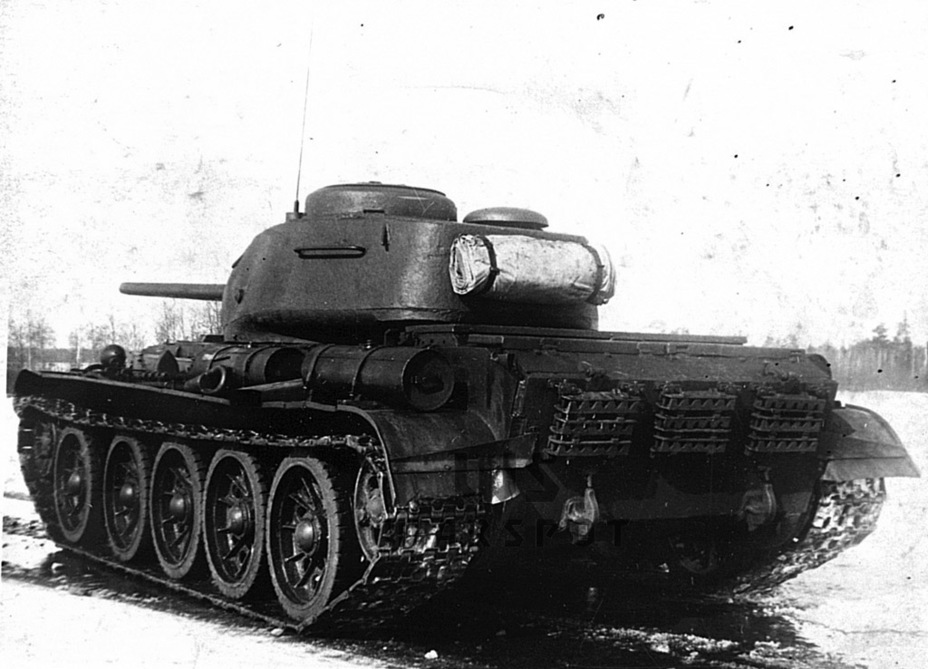 ​The engine produced at STZ broke after 276 km of travel - T-44: an Intermediate Tank | Warspot.net