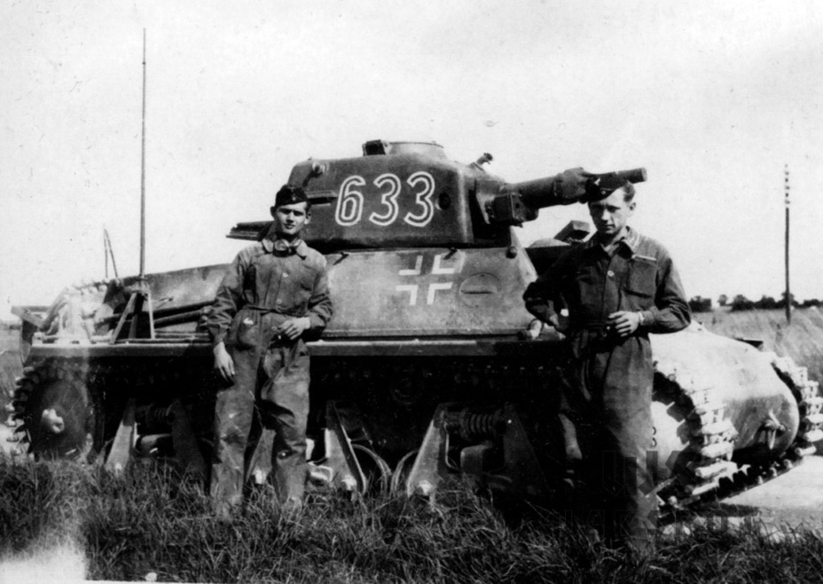 ​A typical Pz.Kpfw.38 H (f). Note the cut off commander's cupola and a new antenna port - Hotchkiss H 39: Long-Living Trophy | Warspot.net