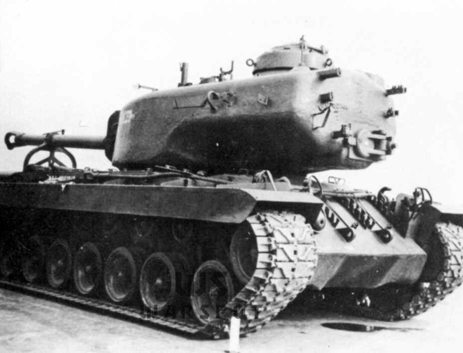 ​The Heavy Tank T30E1 had a raised commander's cupola and a hatch in the back of the turret - In Search of an Ideal Weapon | Warspot.net