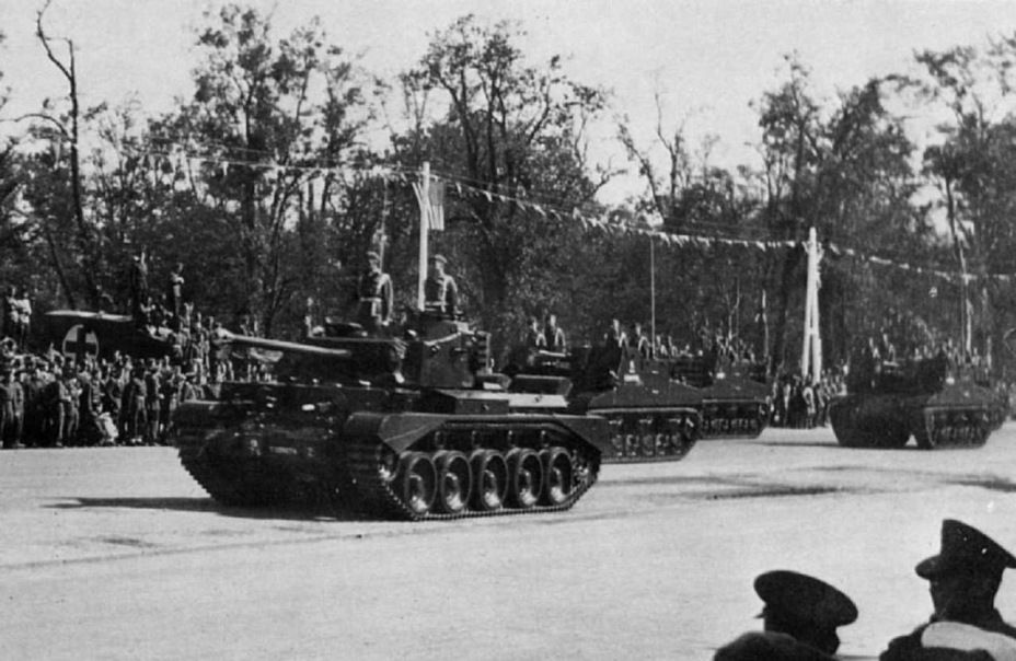 ​Comet I from the 7th Armoured Division at the Victory Parade in Berlin, September 7th, 1945 - Comet, the Last Cruiser | Warspot.net