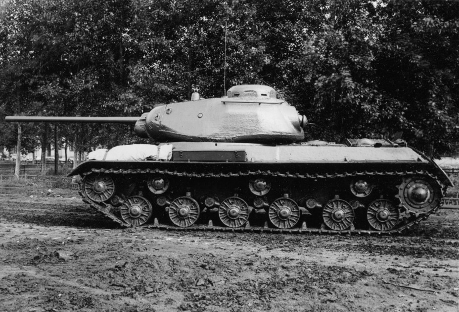 ​The second IS tank prototype, August 1943. It did not spend too long in this state - An IS in the Hand | Warspot.net