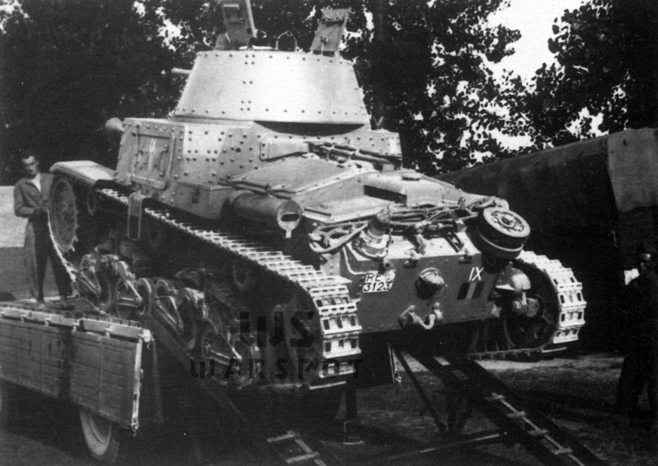 ​One of the first tanks of the second production series. The rear tow hook is not yet reinforced, but a supercharged engine is already installed. Also the air intake on the turret roof is present - Workhorse of the Italian Army | Warspot.net