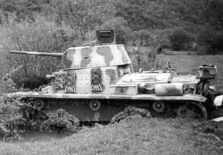 ​A Pz.Kpfw. M.15 from the 202nd Tank Battalion, Yugoslavia, 1944. A toolbox from the Hotchkiss H 39 tank can be seen on the rear - Workhorse of the Italian Army | Warspot.net