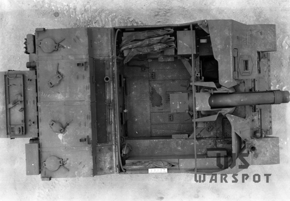 ​HMC T82 from above, showing tarp supports - A Bigger Howitzer on a Smaller Chassis | Warspot.net