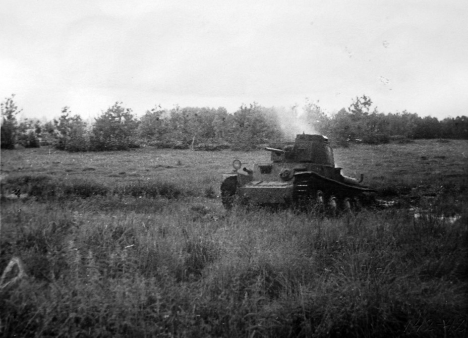​The Pz38(t) performed well while driving through a swamp - Pz.Kpfw.38(t) on the Eastern Side of the Eastern Front | Warspot.net