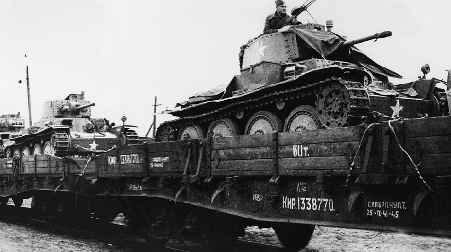 ​Shipment of Independent Special Tank Battalion vehicles to the front lines. The DT machineguns on the roof are clearly visible - Pz.Kpfw.38(t) on the Eastern Side of the Eastern Front | Warspot.net