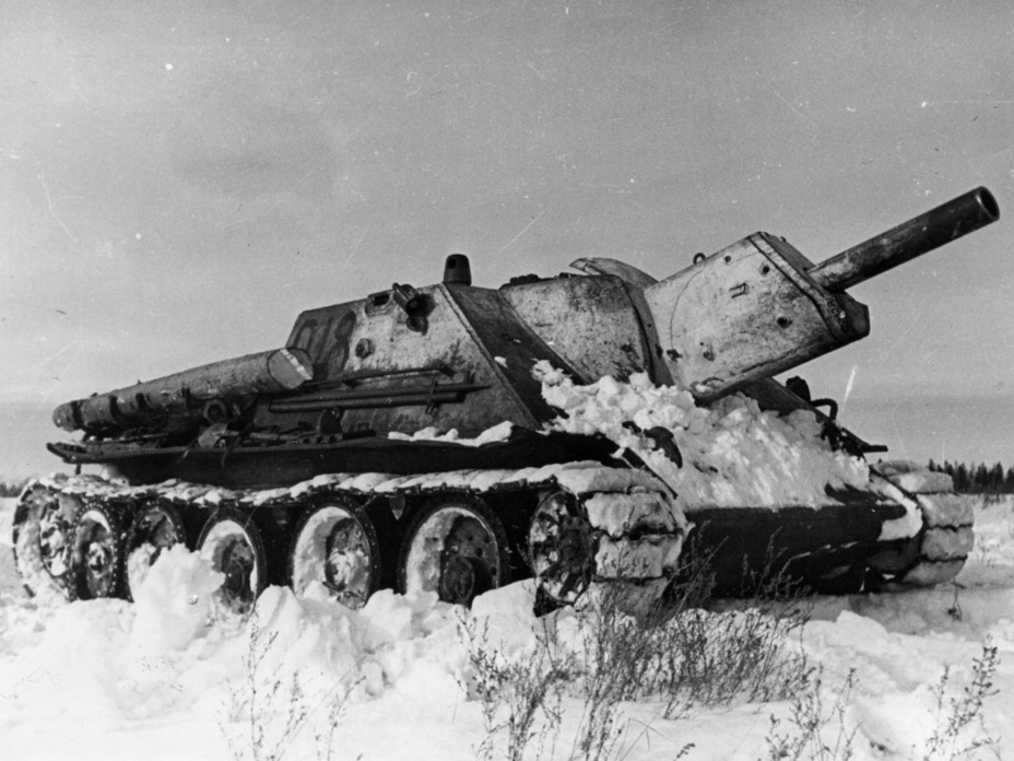 ​SU-122 in position, 1943 - Assault Gun from the Urals | Warspot.net