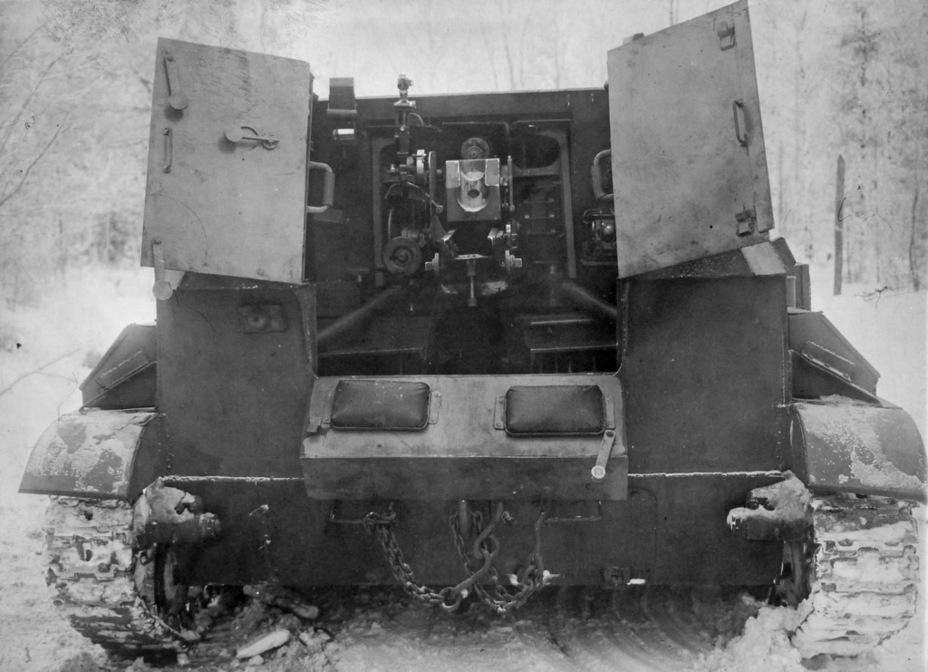 ​The fighting compartment of the SU-12 - SU-12: The Ill-Fated SPG | Warspot.net