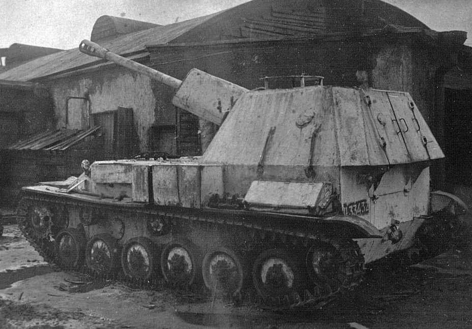​SU-12, serial number L33432, a testbed for the ZIS-8 system. All vehicles looked like this starting with March of 1943 - SU-12: The Ill-Fated SPG | Warspot.net