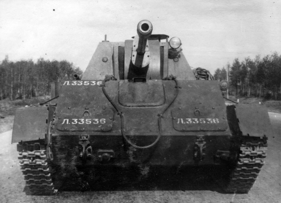 ​View from the front. Note the headlight that moved up to the casemate - SU-12: The Ill-Fated SPG | Warspot.net