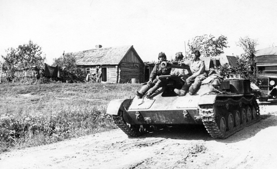 ​SU-12 in Staritsa, north of Orel. July 1943 - SU-12: The Ill-Fated SPG | Warspot.net