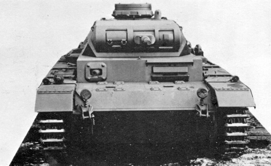 ​The same tank from the front. Armament is not yet installed - Pz.Kpfw.III Ausf.E through F: The First Mass Medium | Warspot.net