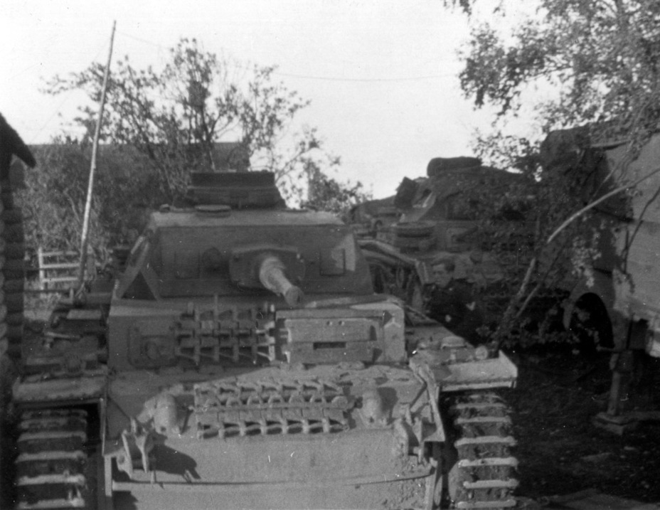 ​A re-armed PzIII Ausf. F. This tank did not receive additional armour - Pz.Kpfw.III Ausf.E through F: The First Mass Medium | Warspot.net
