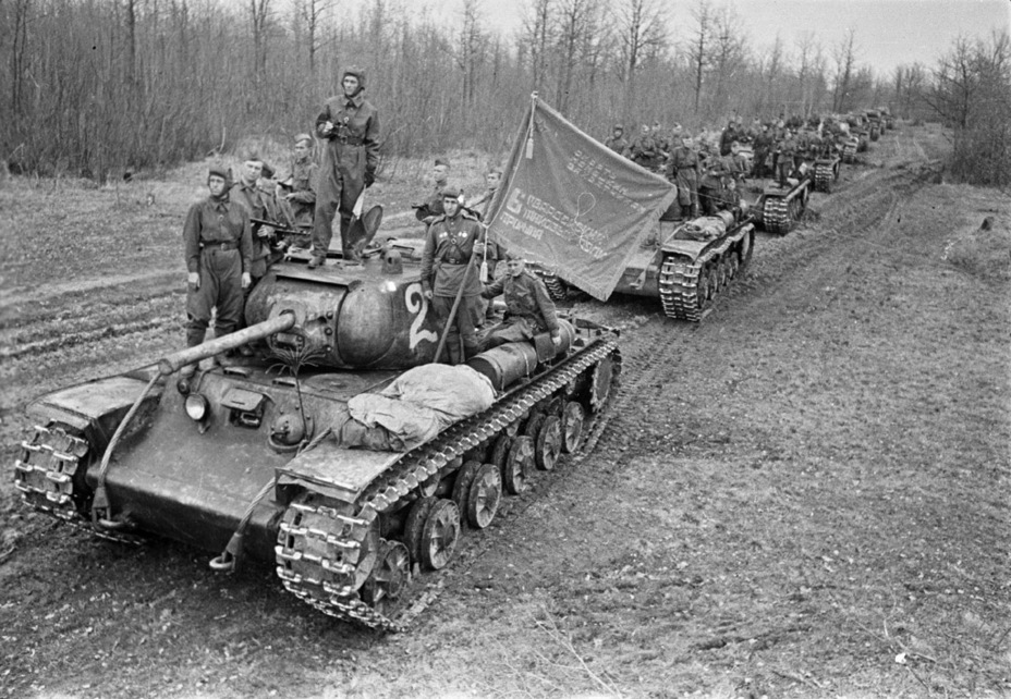 ​KV-1S tank column, 6th Guards Tank Regiment, spring of 1943 - KV-1S: From Temporary to Permanent | Warspot.net