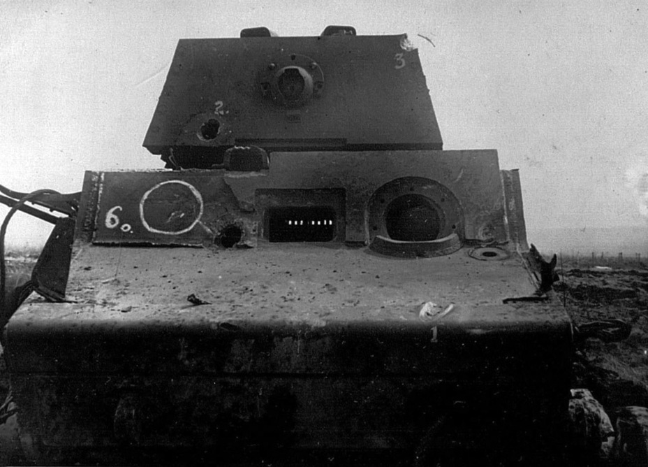 ​A KV-1 hull penetrated by a Tiger's shell, April 1943. The shell was fired from 1.5 km away - KV-1S: From Temporary to Permanent | Warspot.net