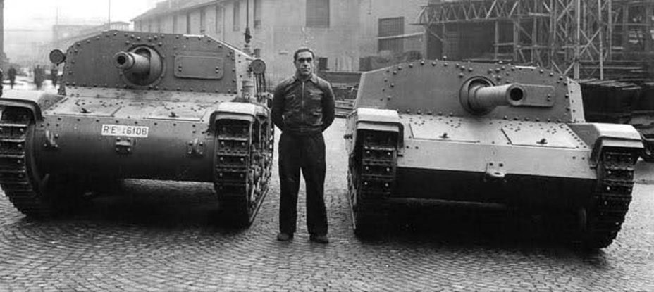 ​Experimental prototype of the Semovente da 105/25 su scafo M42 allargato (right) and Semovente M42 da 75/18 (left) - ''Dachshund'' for Assault Artillery | Warspot.net