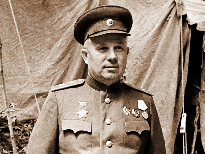 ​The Military Council member of the Voronezh Front Lieutenant General N. S. Khrushchev. Kursk Bulge, summer of 1943. For his participation in the defeat of the Germans at Stalingrad, following the Orders of Lenin and the Red Banner of Labor received before the War, he was awarded with the Order of Suvorov II degree. Soon, the next award, now for the battles on the Kursk Bulge, the party functionary will receive the Order of Kutuzov I degree, and this award can hardly be called undeserved - The Atypical Battle of Kursk | Warspot.net