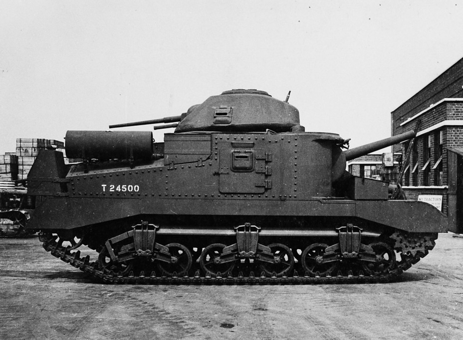 ​Late production configuration: additional fuel tank, stowage boxes, mud shields in between bogeys, the 37 mm M6 gun is equipped with a stabilizer - Lee and Grant: American Generals in British Service | Warspot.net