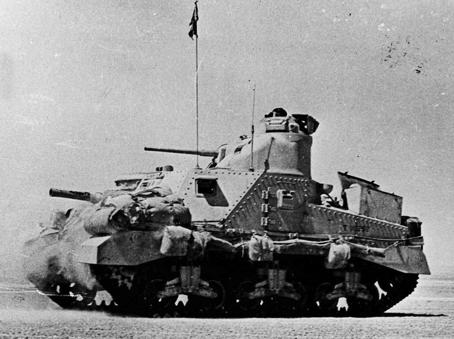 ​Lee I during combat. Many tanks were equipped like this - Lee and Grant: American Generals in British Service | Warspot.net