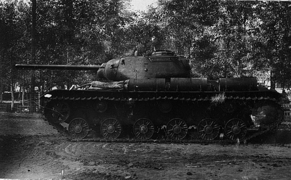 ​Object 238 from the side. In addition to a new gun, the tank had no differences compared to production KV-1S tanks - An Opponent for the Tiger | Warspot.net