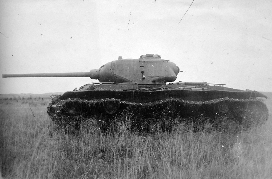 ​The same vehicle from the side. A winter-spring production KV-1S tank was used - An Opponent for the Tiger | Warspot.net