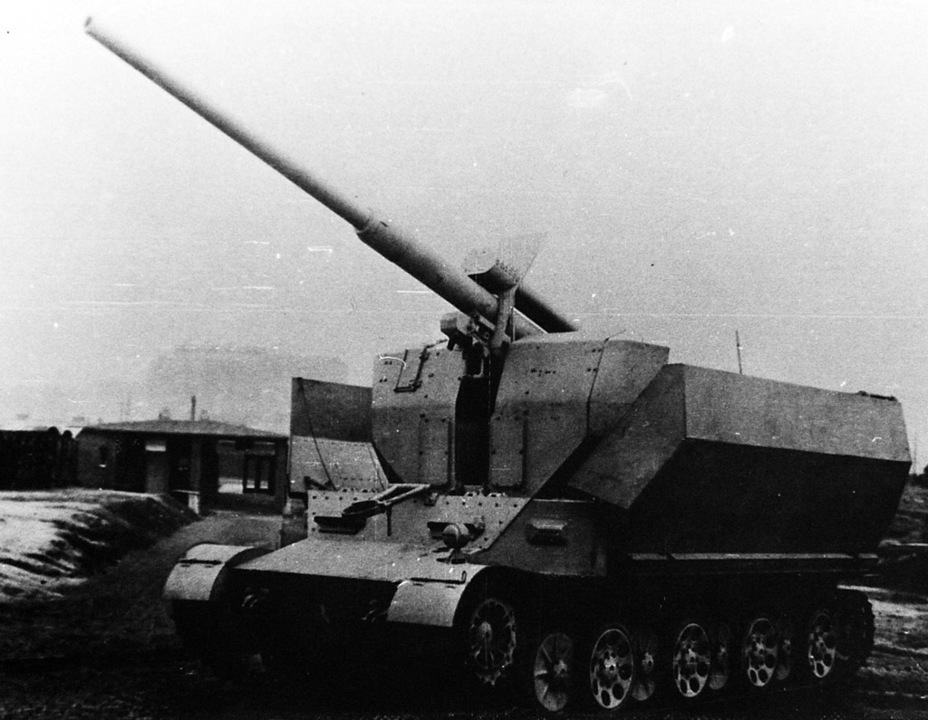 ​The side shields are half-raised - SPG and Fold-Out AA Gun | Warspot.net