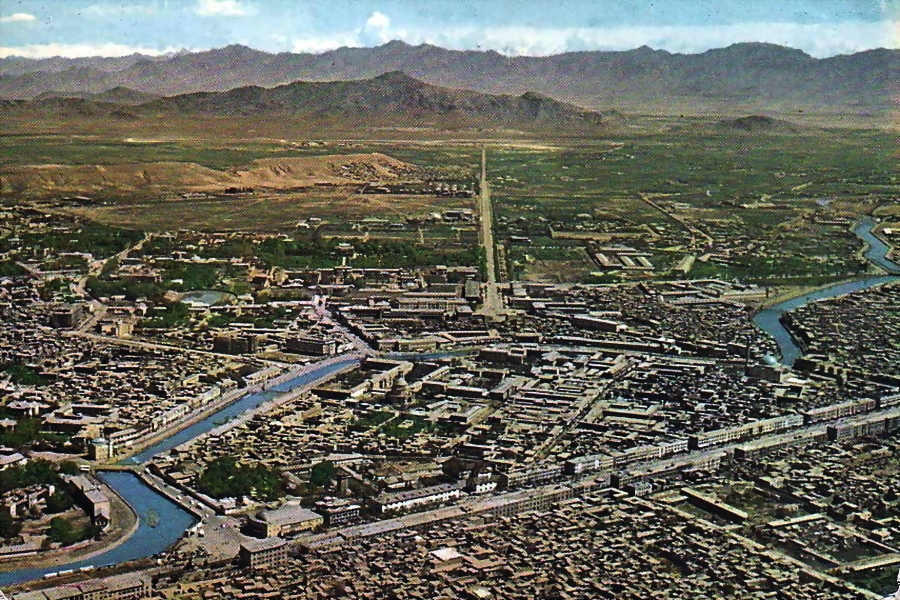 ​The bird's-eye view of Kabul — from Maivand Avenue to the Arg Palace, on the background — Khwaja Rawash airport, 1970s - The Saur Revolution: the Anatomy of a Military Coup | Warspot.net