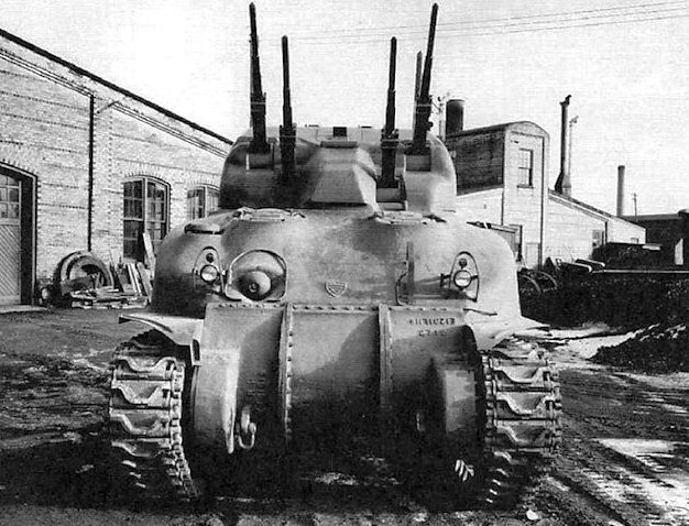 ​Skink AA tank with an early cast turret. This tank still has Hispano-Suiza guns - Anti-Aircraft Lizard | Warspot.net