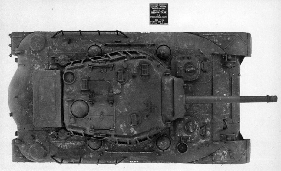 ​The same tank from above, showing how the stowage changed - Overweight Showpiece | Warspot.net