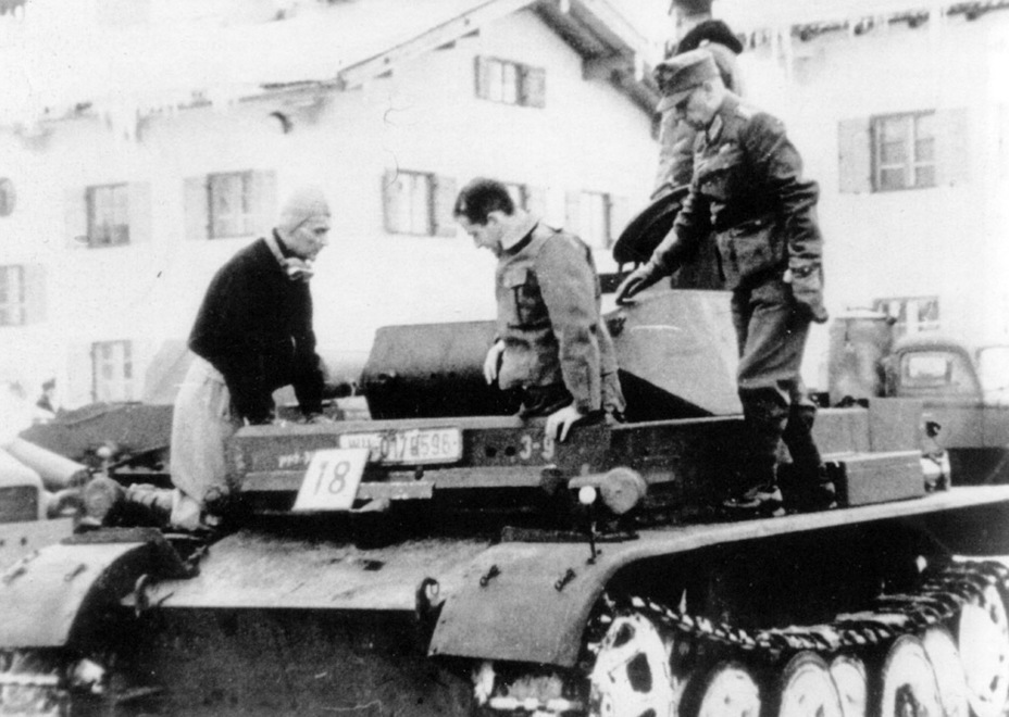 ​Tank with serial number 150021 during the unfortunate trials of the ZF SMG 50 gearbox - The Fruits of Unending Labour | Warspot.net