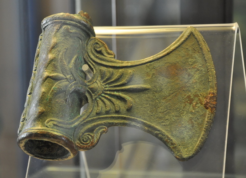 ​The Etruscan bronze pommel of a Lictor’s axe. The Vatican Museum - The Ancient Roman Harshness | Warspot.net