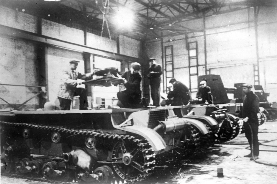 ​Assembly of the T-26-6 at the Kirov Lifting and Transportation Equipment Factory - SU-26: Blockade Long-Liver | Warspot.net