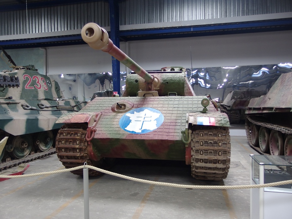 ​Panther Ausf.G, Musee des Blindes, Saumur, France. This tank no longer had a vision port for the driver. He could now view the outside world only through his single periscope - Panther's Ins and Outs | Warspot.net