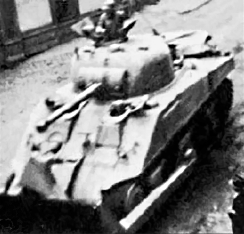 ​A rare image of an American Firefly. These tanks were almost identical to British ones, but had a larger bustle for the larger American radio and a mount to stow the .50 caliber machine gun - Firefly with a Stinger | Warspot.net